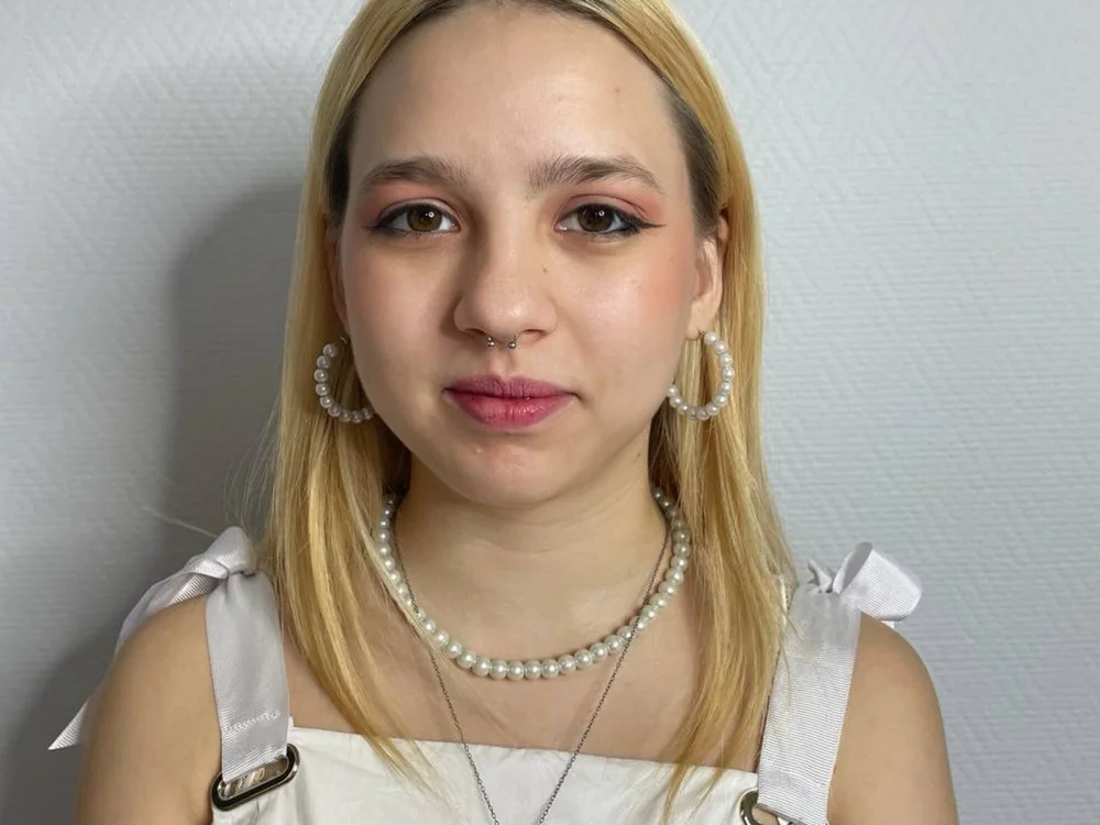 LornaAlkins offline chatrum