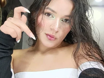 Danni_shy on StripChat