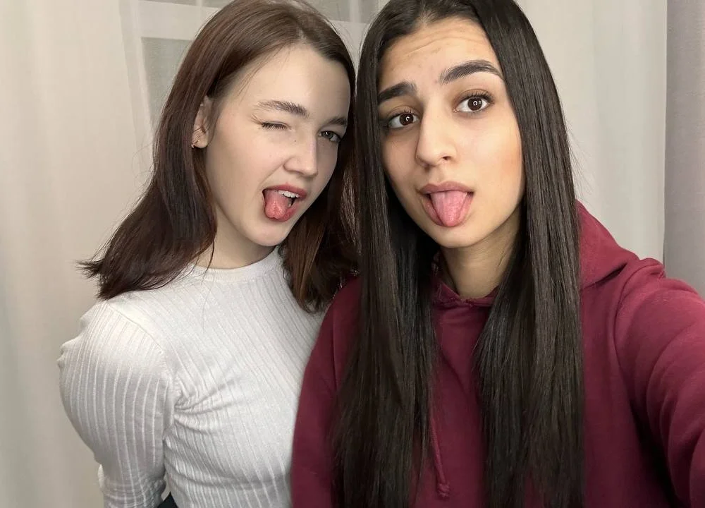 NoraBrooksf's Offline Chat Room