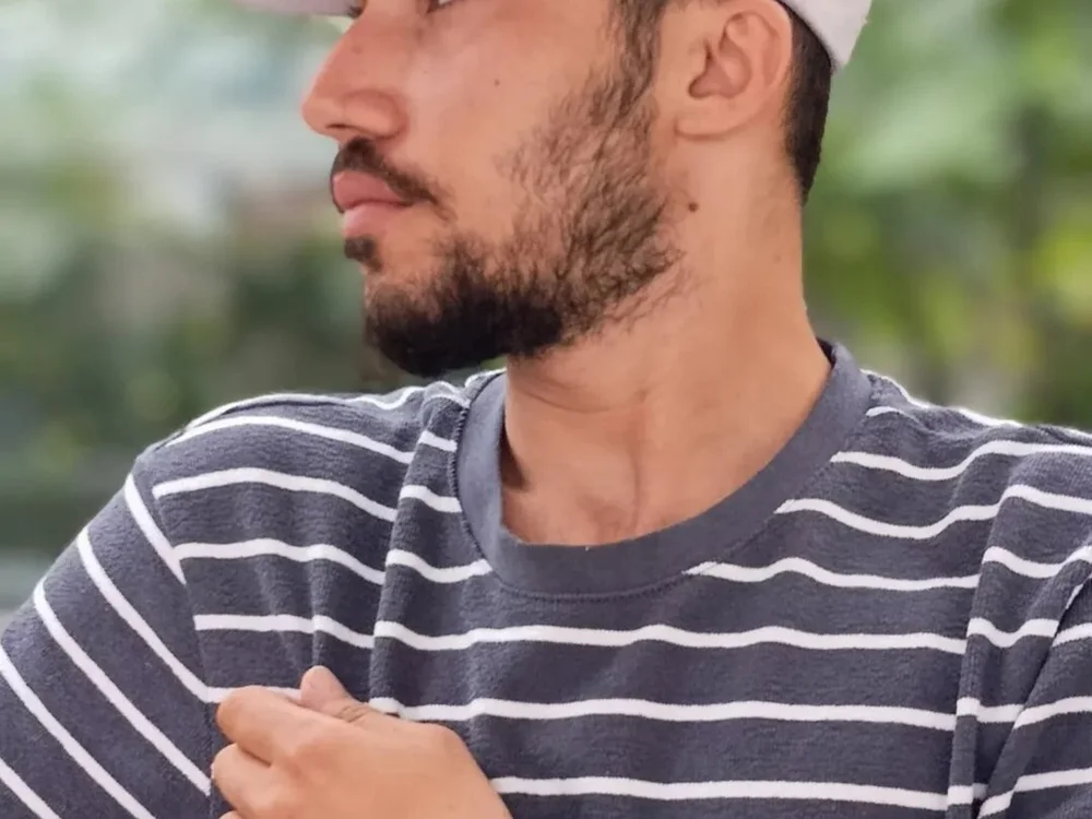 y2561 Adlı Modelin Çevrimdışı XXX Sohbeti