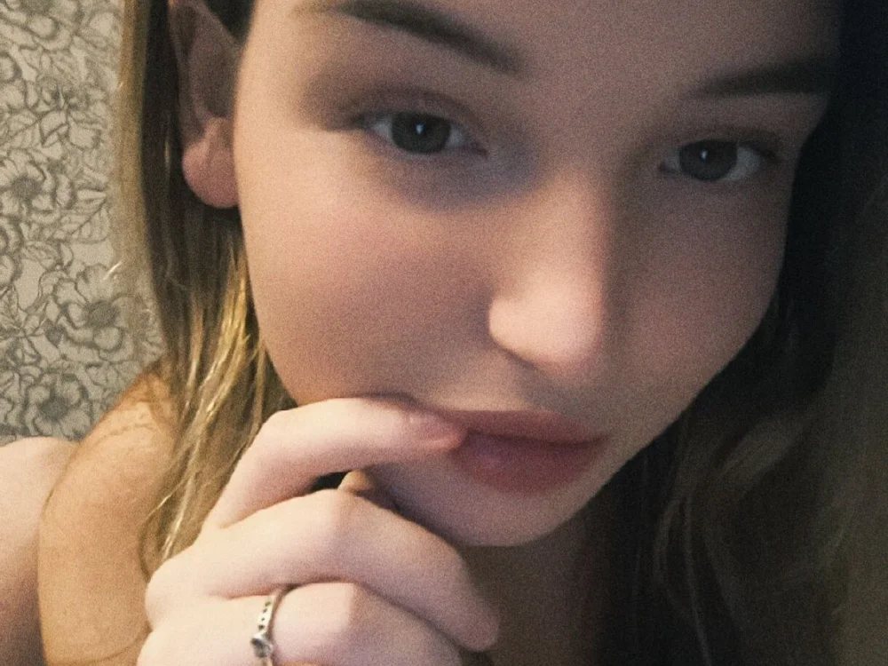 Lilikiss22 offline chatrum