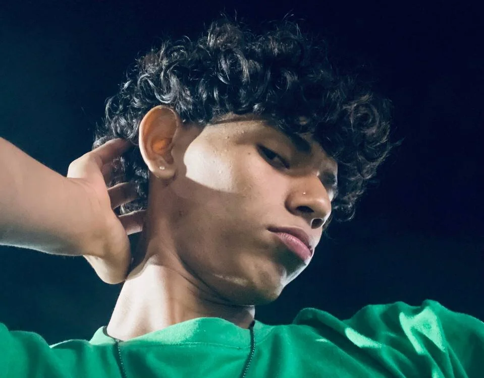 Sex_Boy_33_'s Offline XXX Chat