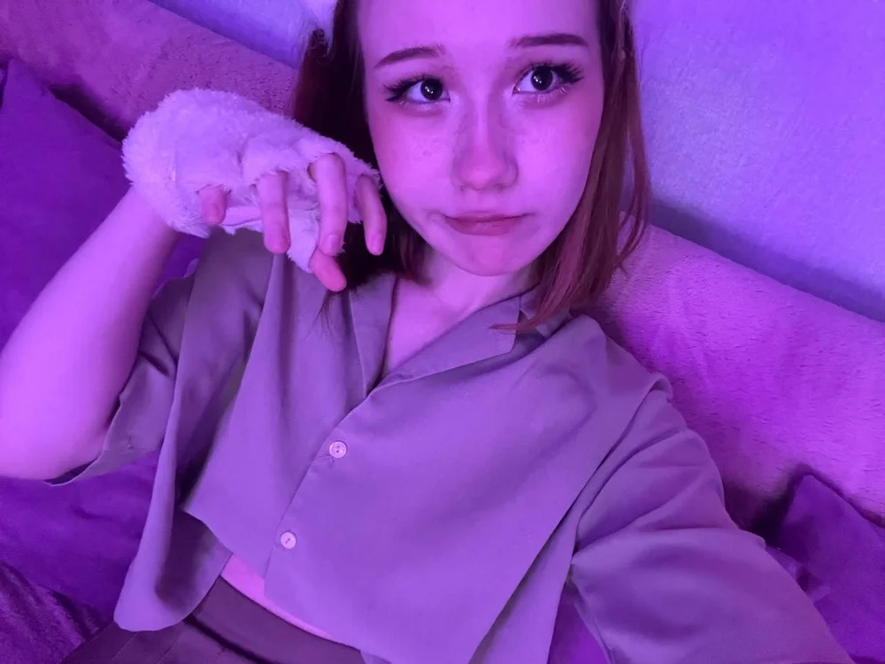 mary_flovers' Offline Chat Room