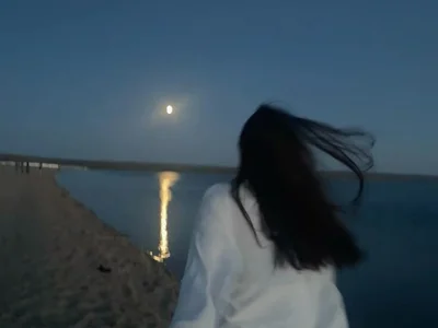 SoftMoon — live female cam