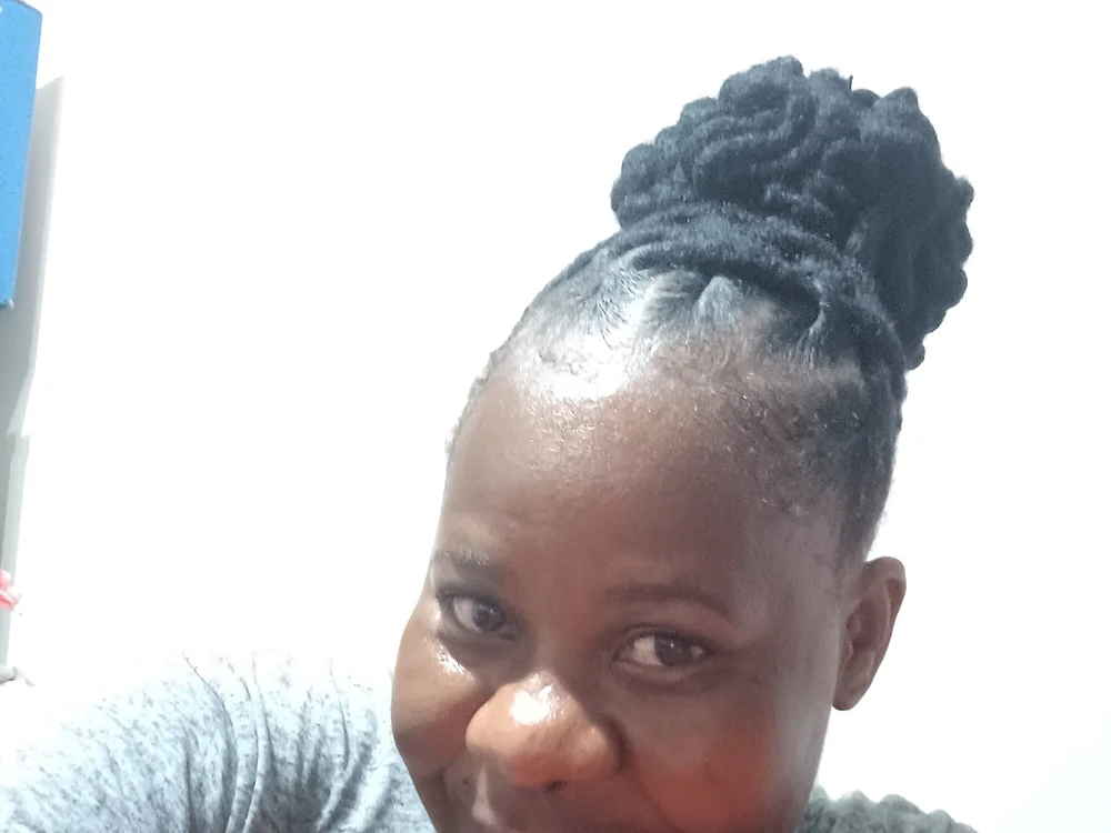 Queenbee7979's Offline Chat Room