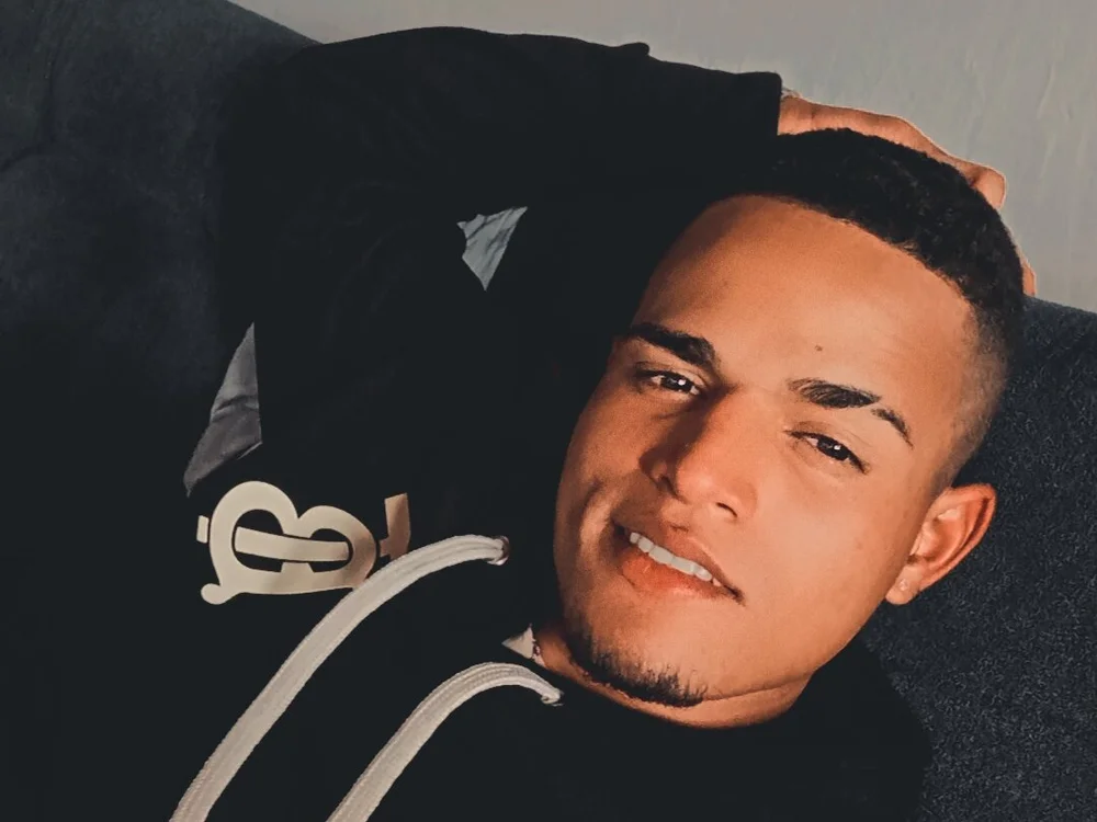 prez69l's Offline Chat Room