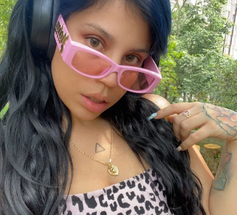 Cuteandhornyy Offline XXX-chat