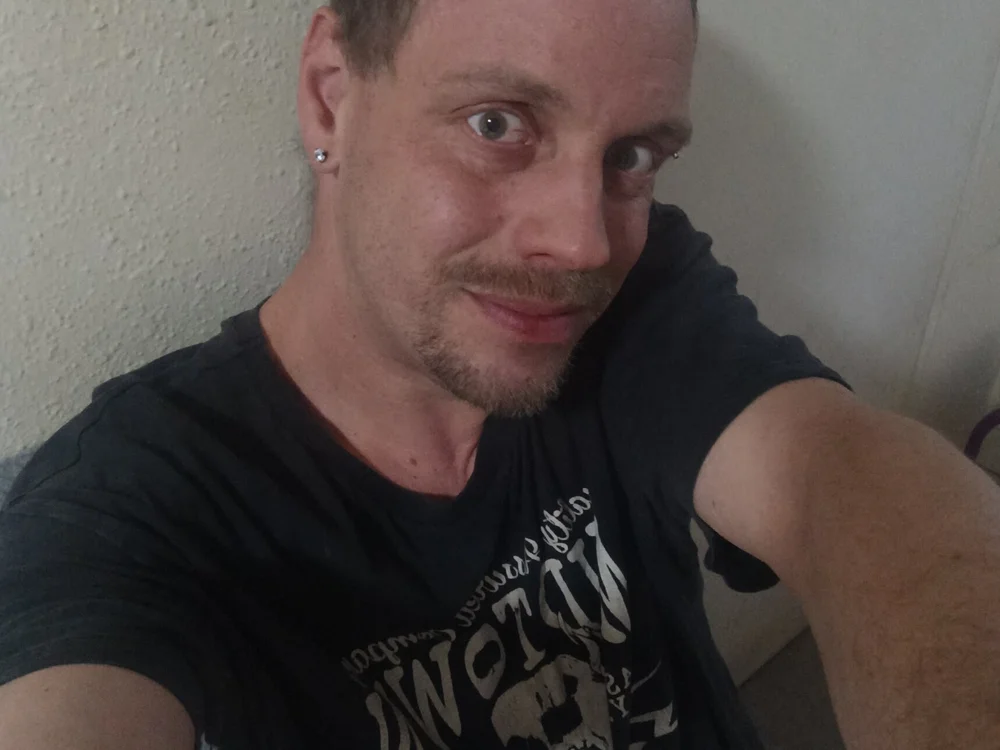 max41200's Offline Chat Room