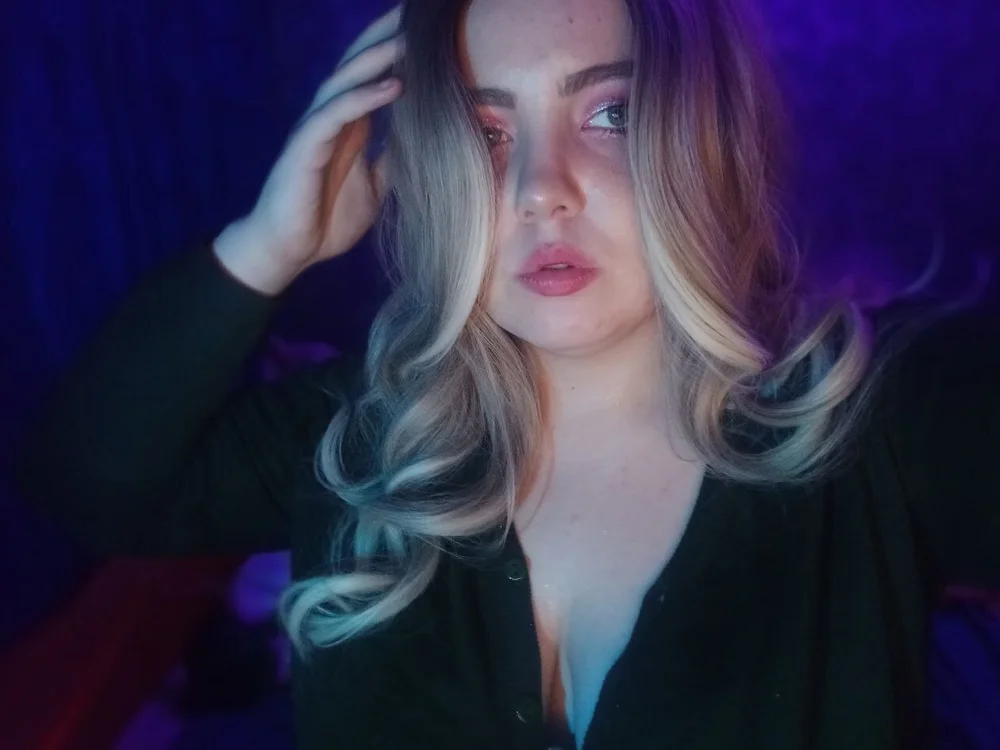 ZofiaRay's Offline Chat Room