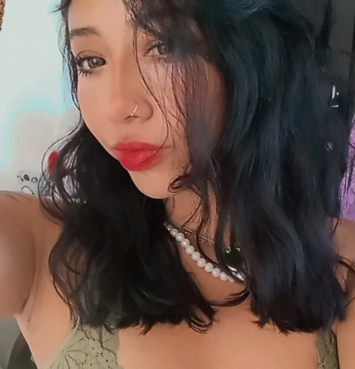 _arianna02's Offline Chat Room