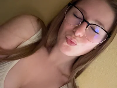 MadyOFF11_12_23 Female Facesitting Webcam XXX