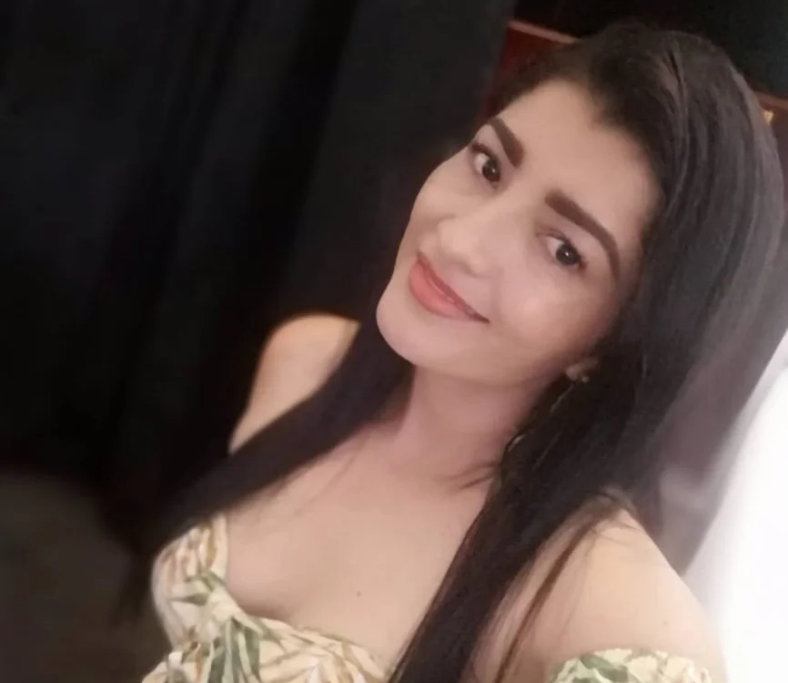 perla_paris_'s Offline Chat Room