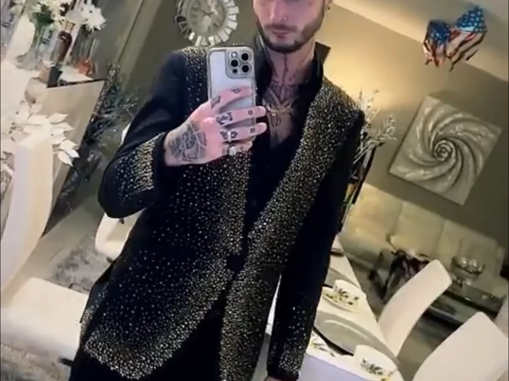 KYLEDIAMOND666's Offline Chat Room