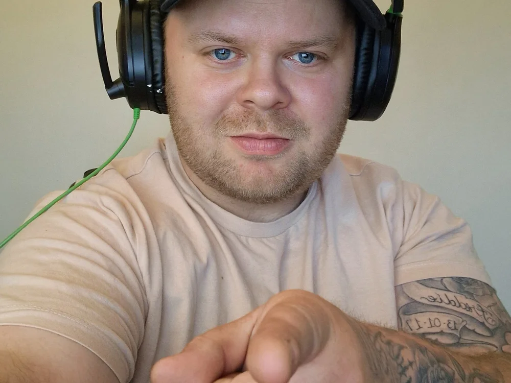 BearDaddy1's Offline Chat Room
