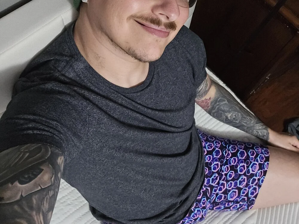 MrBiggBallz – Offline XXX chat