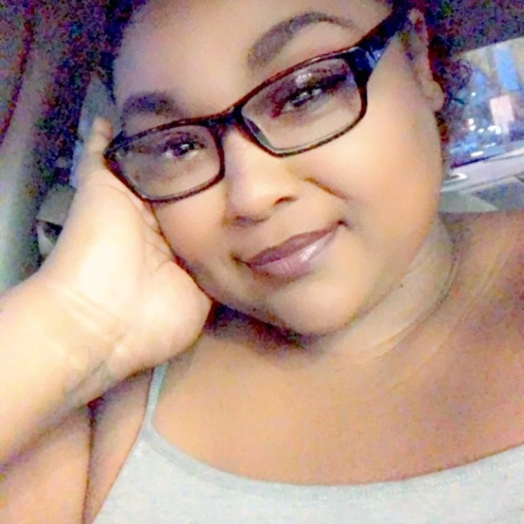BBWQueen97's Offline Chat Room