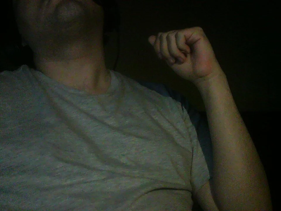 DudeGirlLover25 Offline XXX-Chat