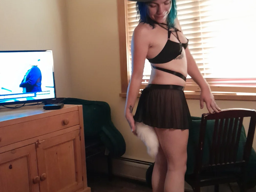midnightluvaffairs' Offline Chat Room