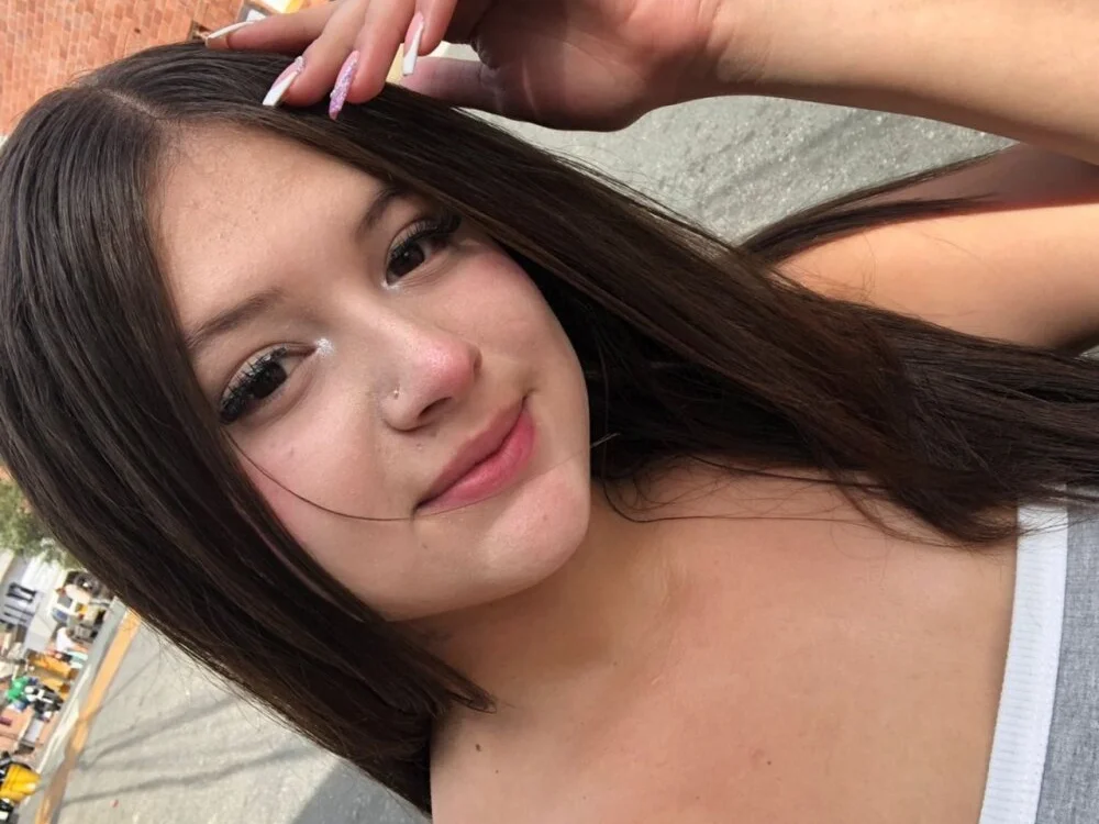 Lil_Nickie's Offline XXX Chat