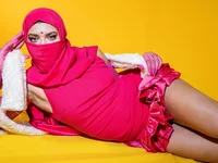 Model salma_arabicc