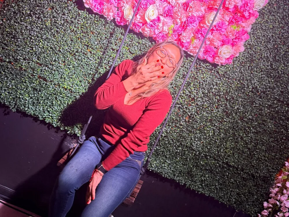 celenia Obrolan XXX Offline