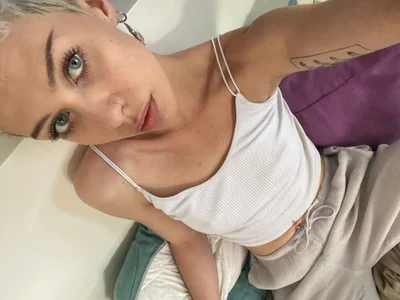 Profile and Statistics for lolaindika on StripChat