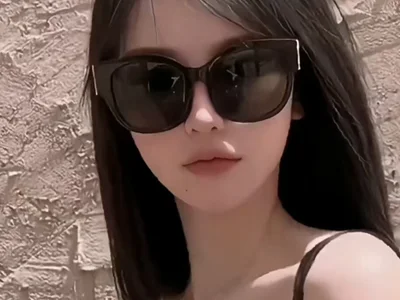 YunShan-33 Adlı Modelin Çevrimdışı XXX Sohbeti