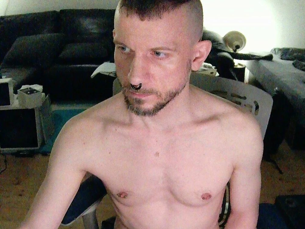 Mr_Dick_Last's Offline Chat Room