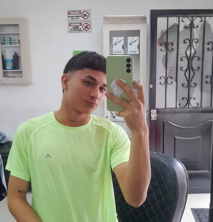 Offline XXX chat modela Matheus_Ic_