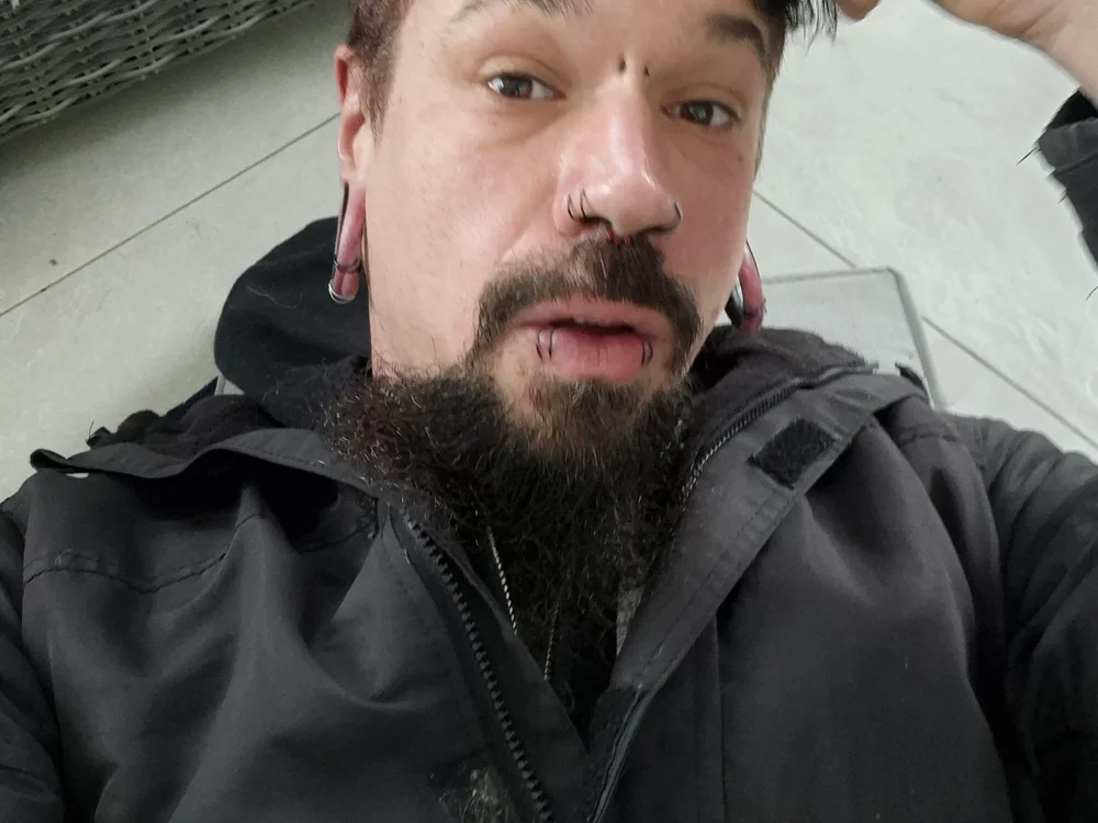 LuciferProductions' Offline Chat Room