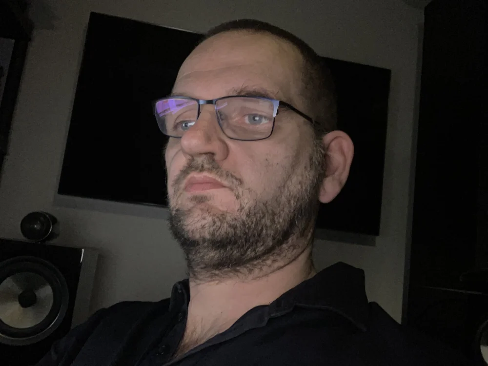 diskofrisko's Offline Chat Room