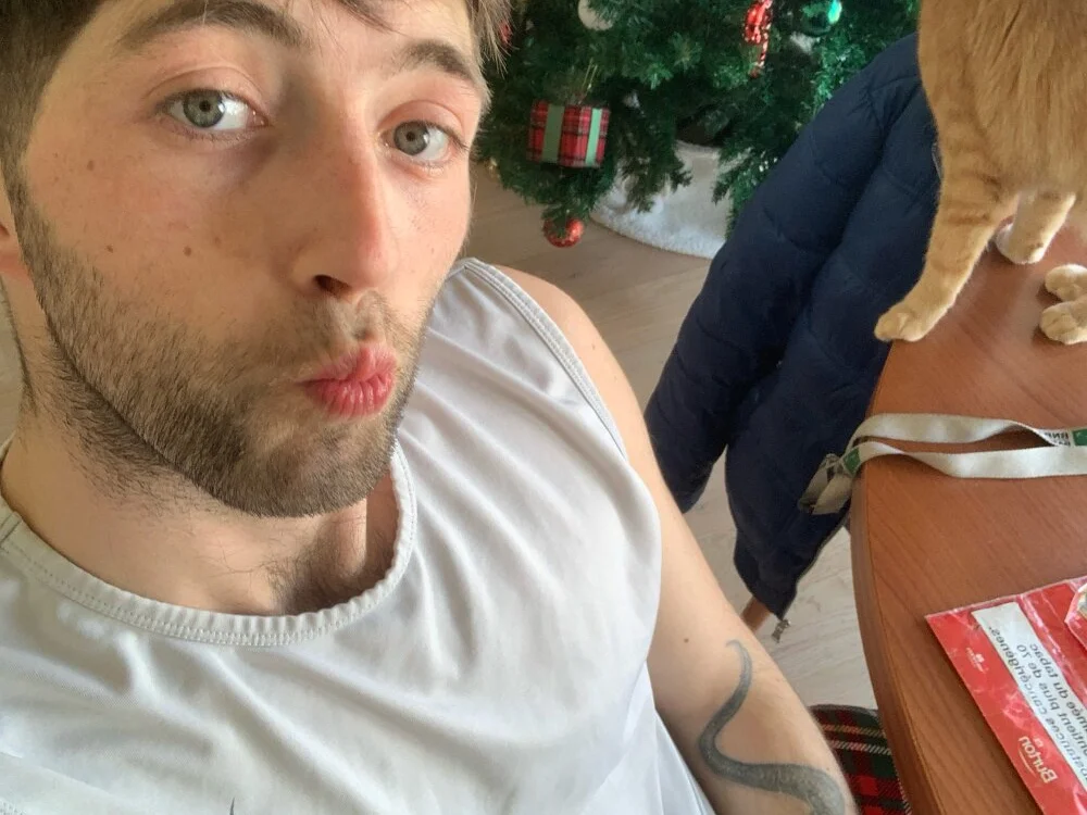 GuillaumebeauZizi Chat XXX offline