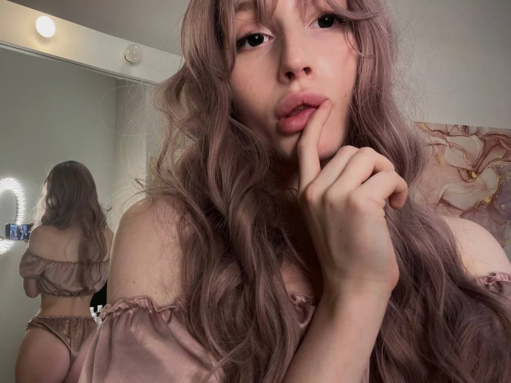 Trinity__Pale's Offline Chat Room
