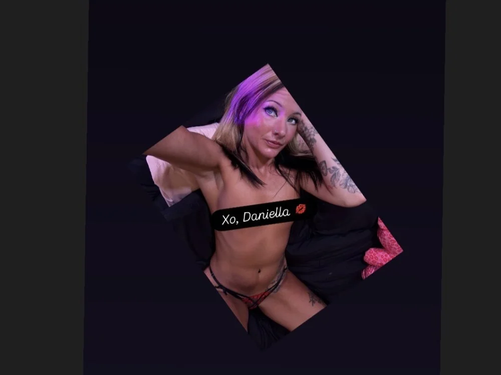 prettyinkdsiren Offline XXX-Chat