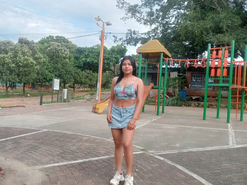 lunarous98 Offline XXX-chat