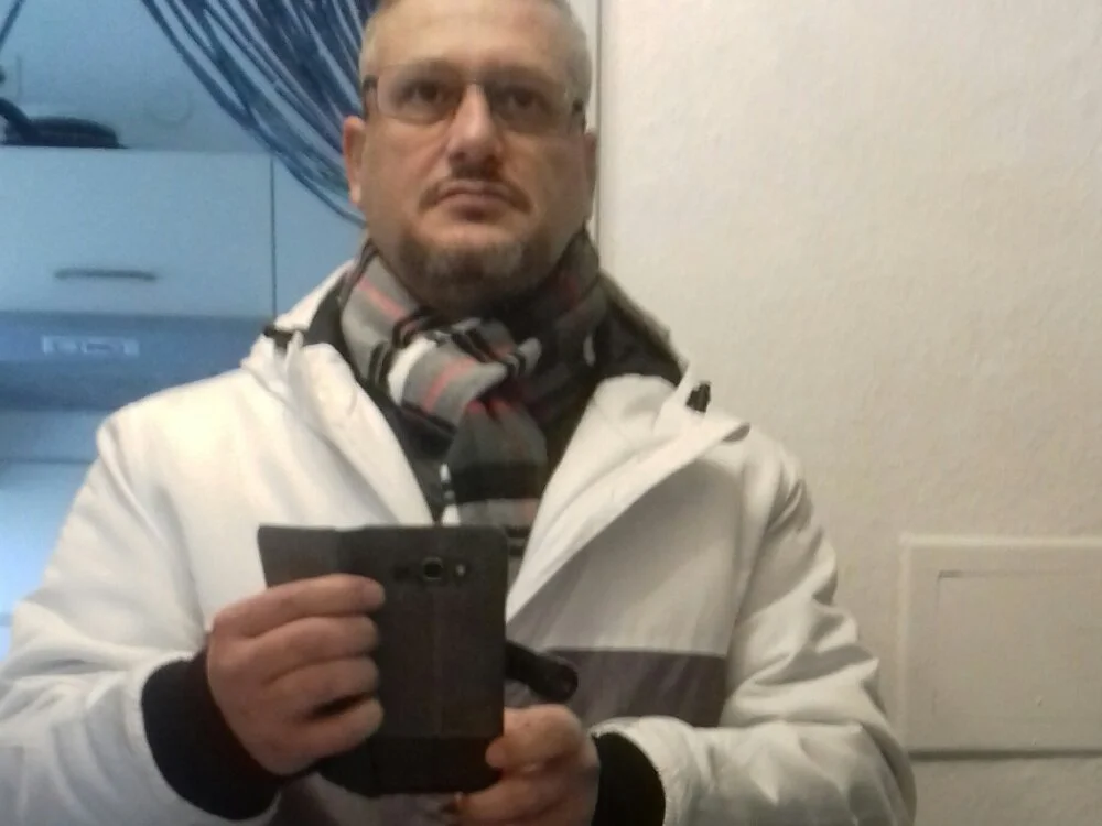 Hisnimin: офлайн-секс-чат