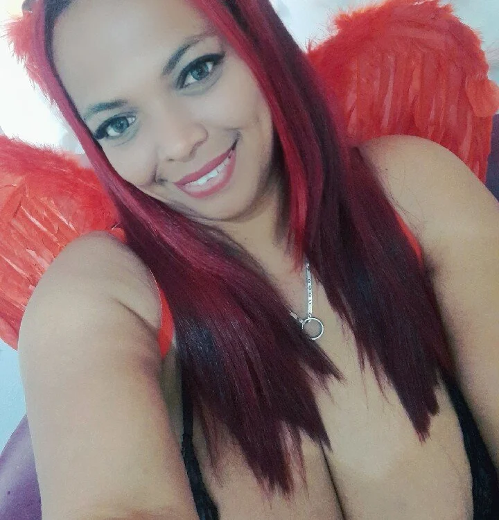 bellaliz13's Offline XXX Chat