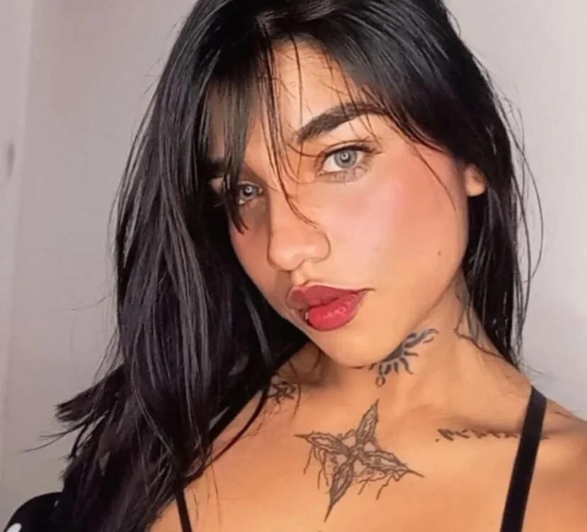 Ariana_Esteban07 Chat XXX Ngoại tuyến