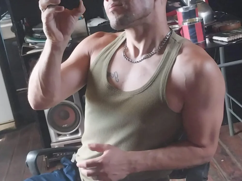 demianmont Chat XXX offline