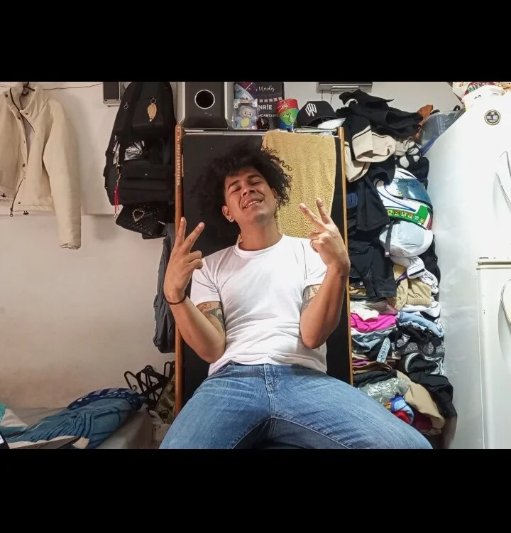 carlosmgu111's Offline XXX Chat