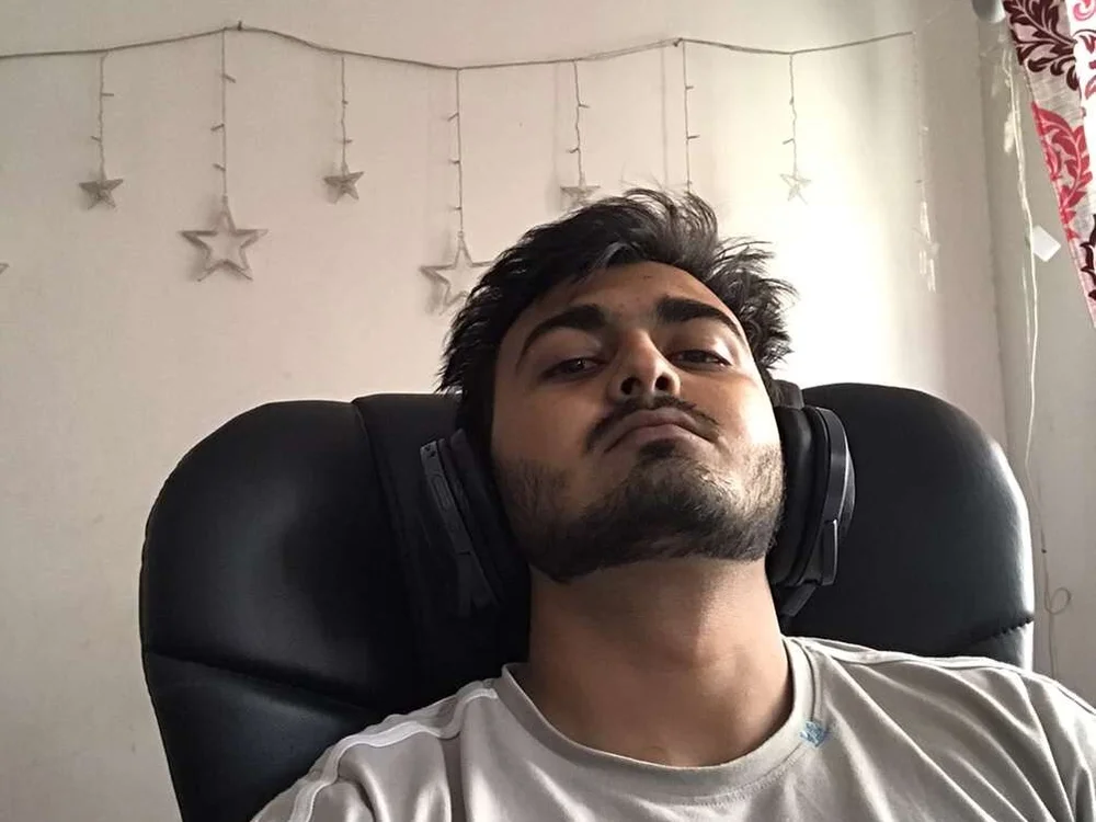 sam9445's Offline Chat Room