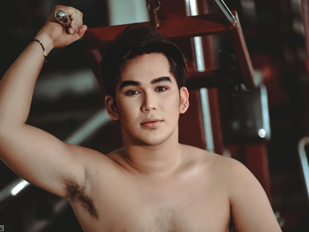 ห้องแชทออฟไลน์ของ hotYOUNGASIAN
