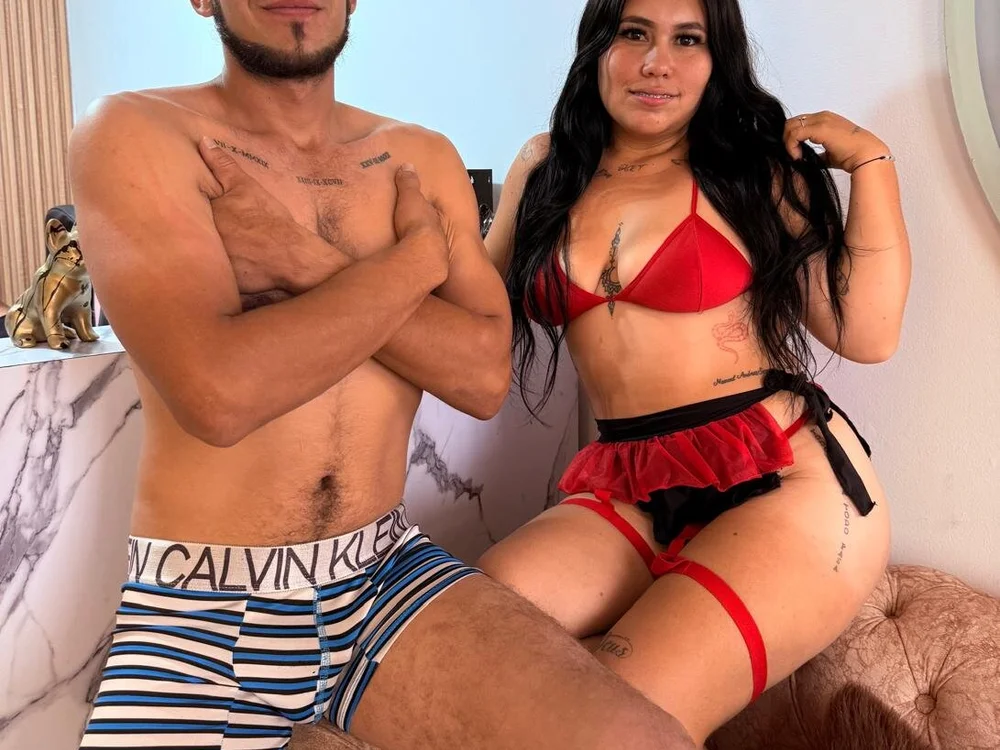 PaulaANDalejandro's Offline Chat Room