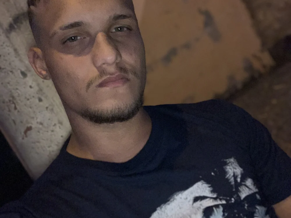 Rossi144Hzz Obrolan XXX Offline