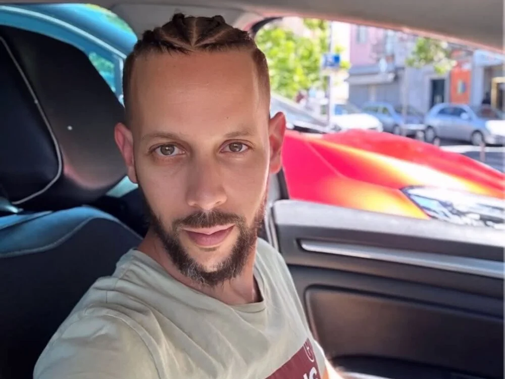 Pedro69811 Chat XXX offline