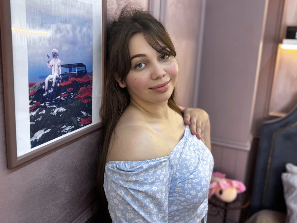 Zuri_Barlow's Offline XXX Chat