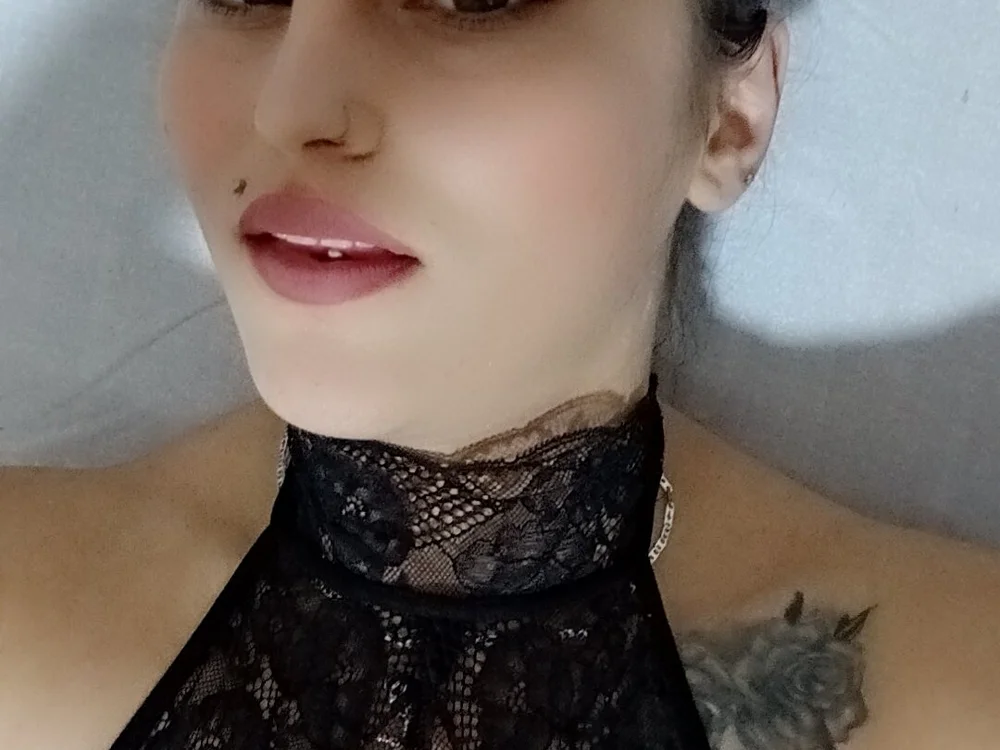 RoxyTattooo69 new live cam model