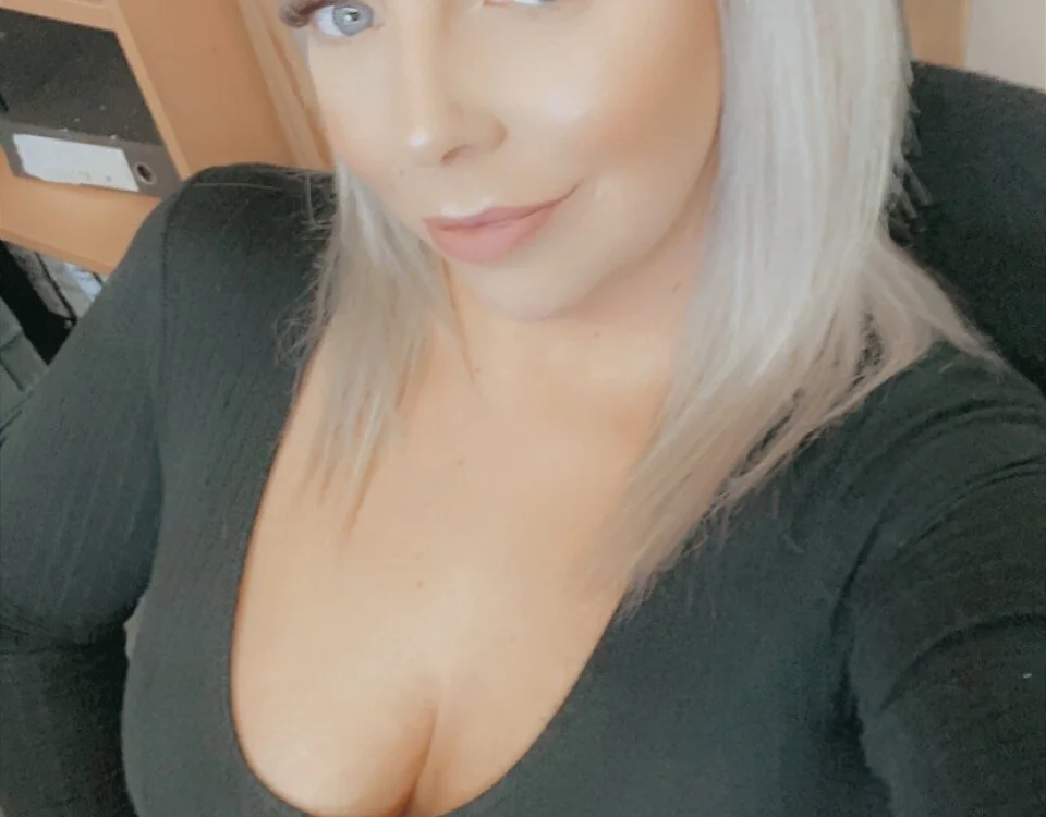 Betty_BlueEyesX's Offline XXX Chat