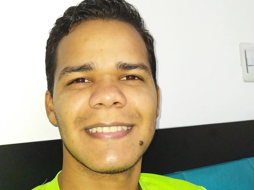 GeorgeDeivis offline chatrum
