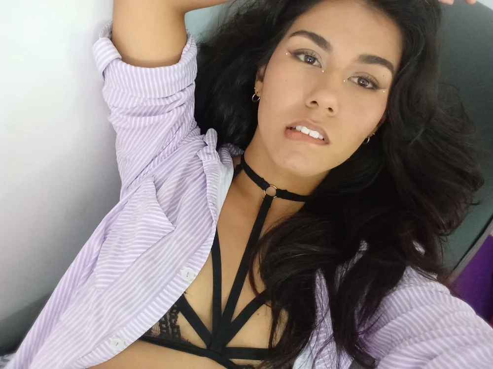 Ambar09_'s Offline Chat Room